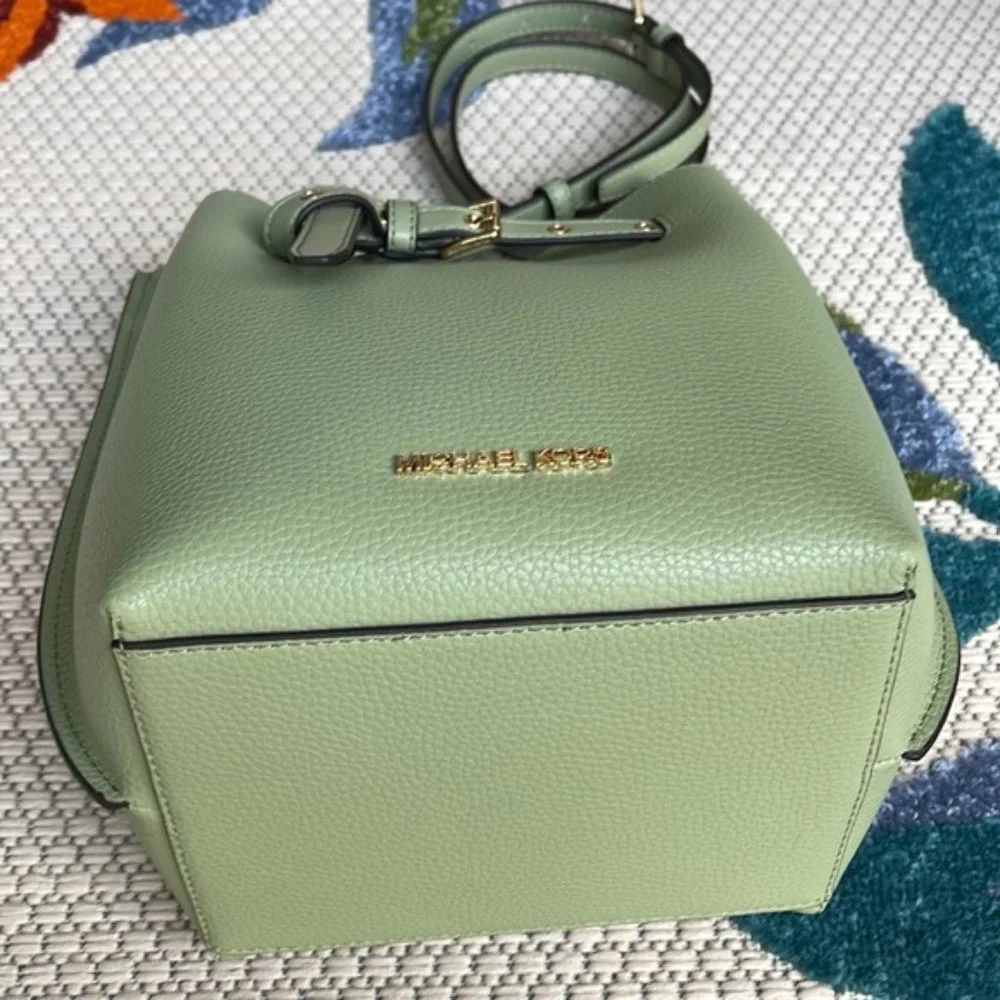 Michael Kors Emilia Small Bucket Bag Messenger Leather Light Sage - Picture 14 of 16